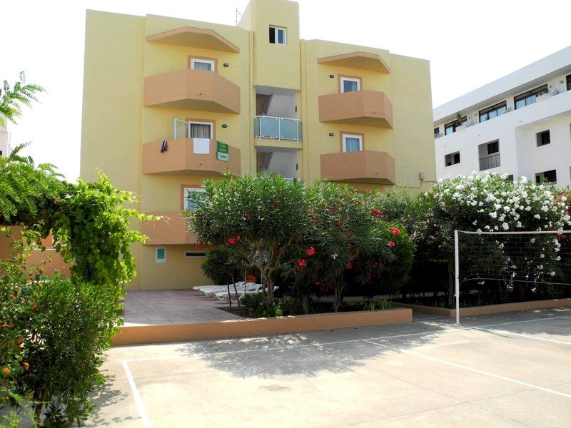 Hotel Timon 1 & 2 Es Pujols Exterior foto